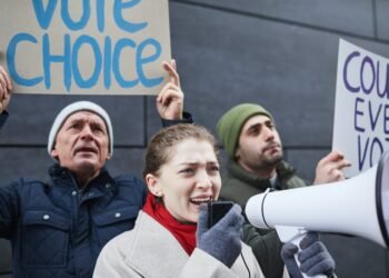 Big Speech Coming Up? Read These Top Public Speaking Tips First!