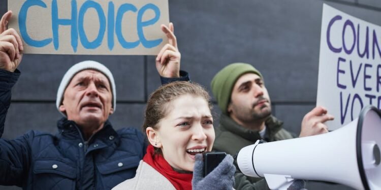 Big Speech Coming Up? Read These Top Public Speaking Tips First!